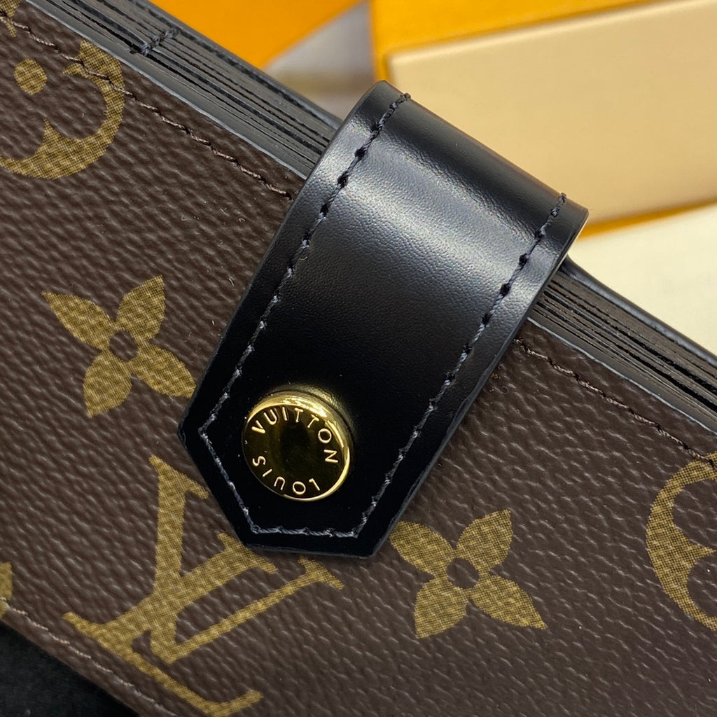 Louis Vuitton Card Holder Snap