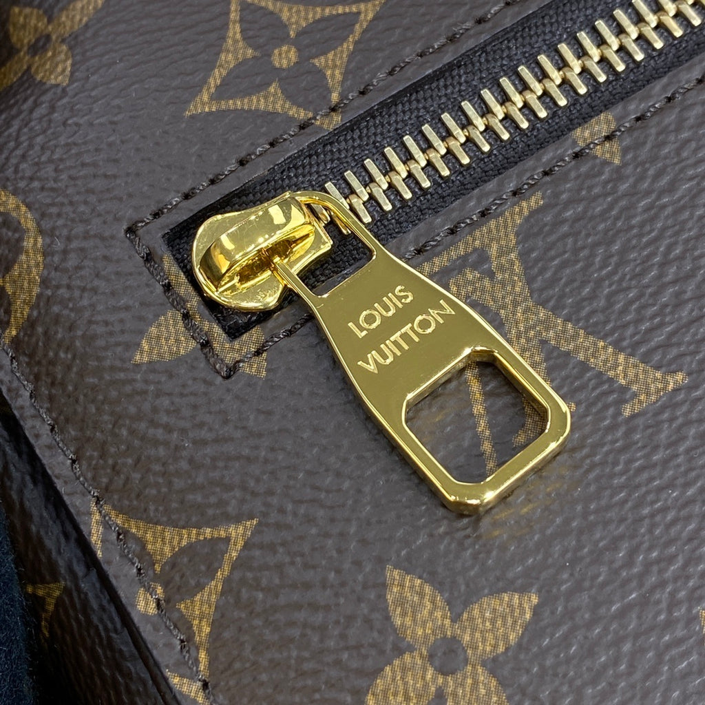 Louis Vuitton Pochette Métis Messenger Bag