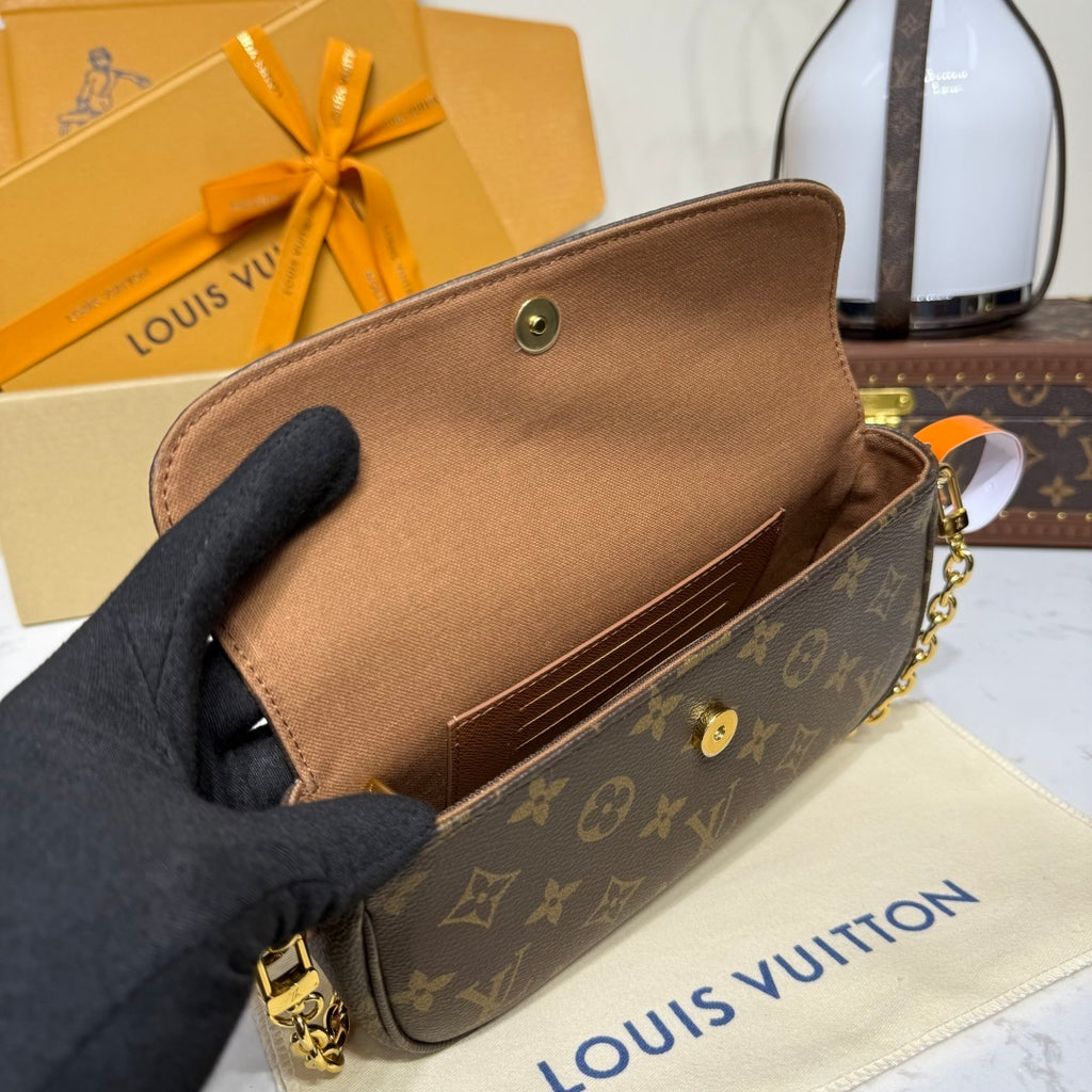 Louis Vuitton Wallet on Chain Ivy Handbag