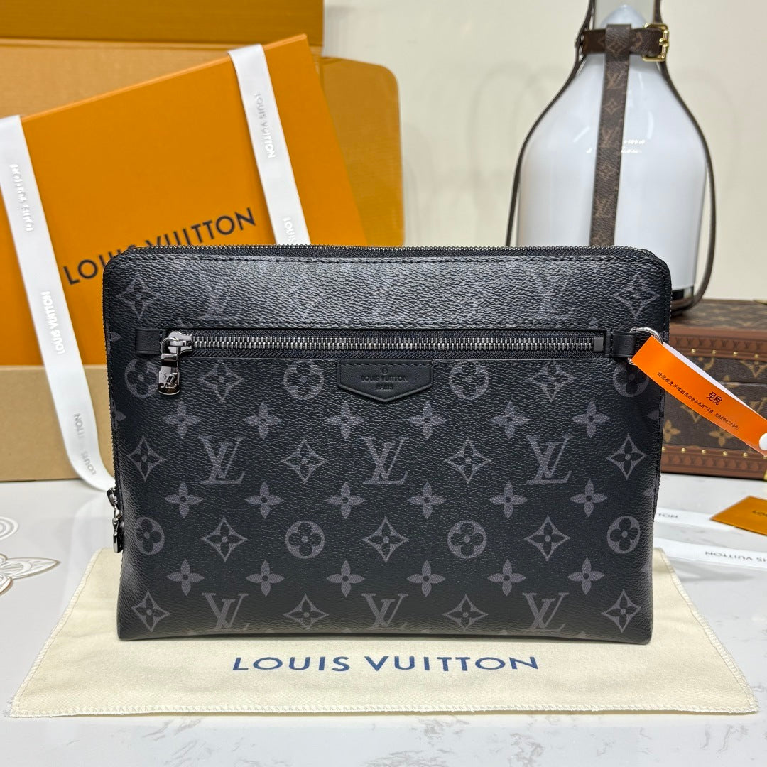 Louis Vuitton New Pouch