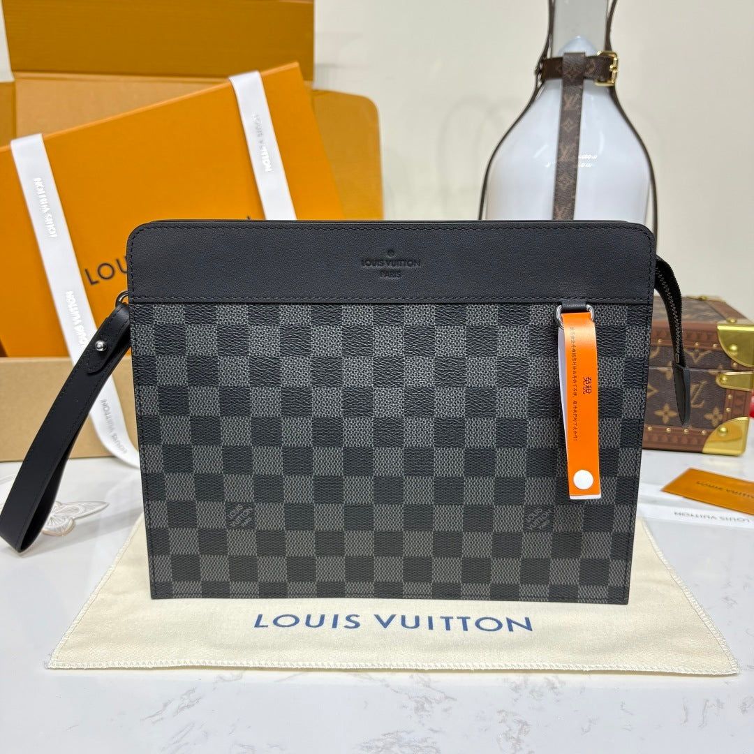 Louis Vuitton Standing Pouch