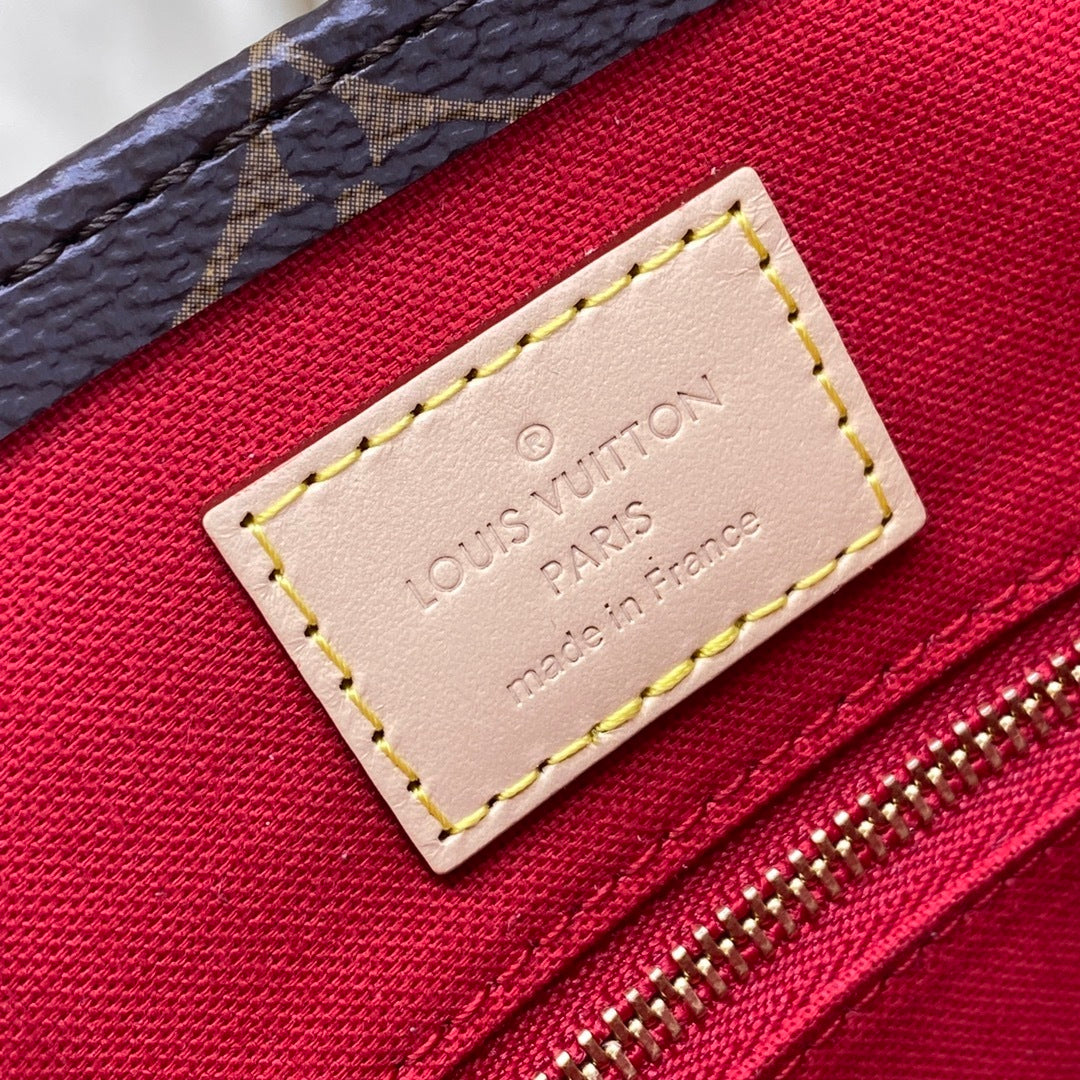 Louis Vuitton Sac Plat Handbag