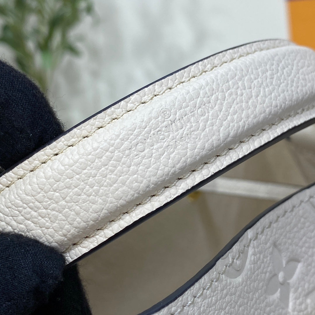Louis Vuitton NéoNoé Medium Bucket Bag