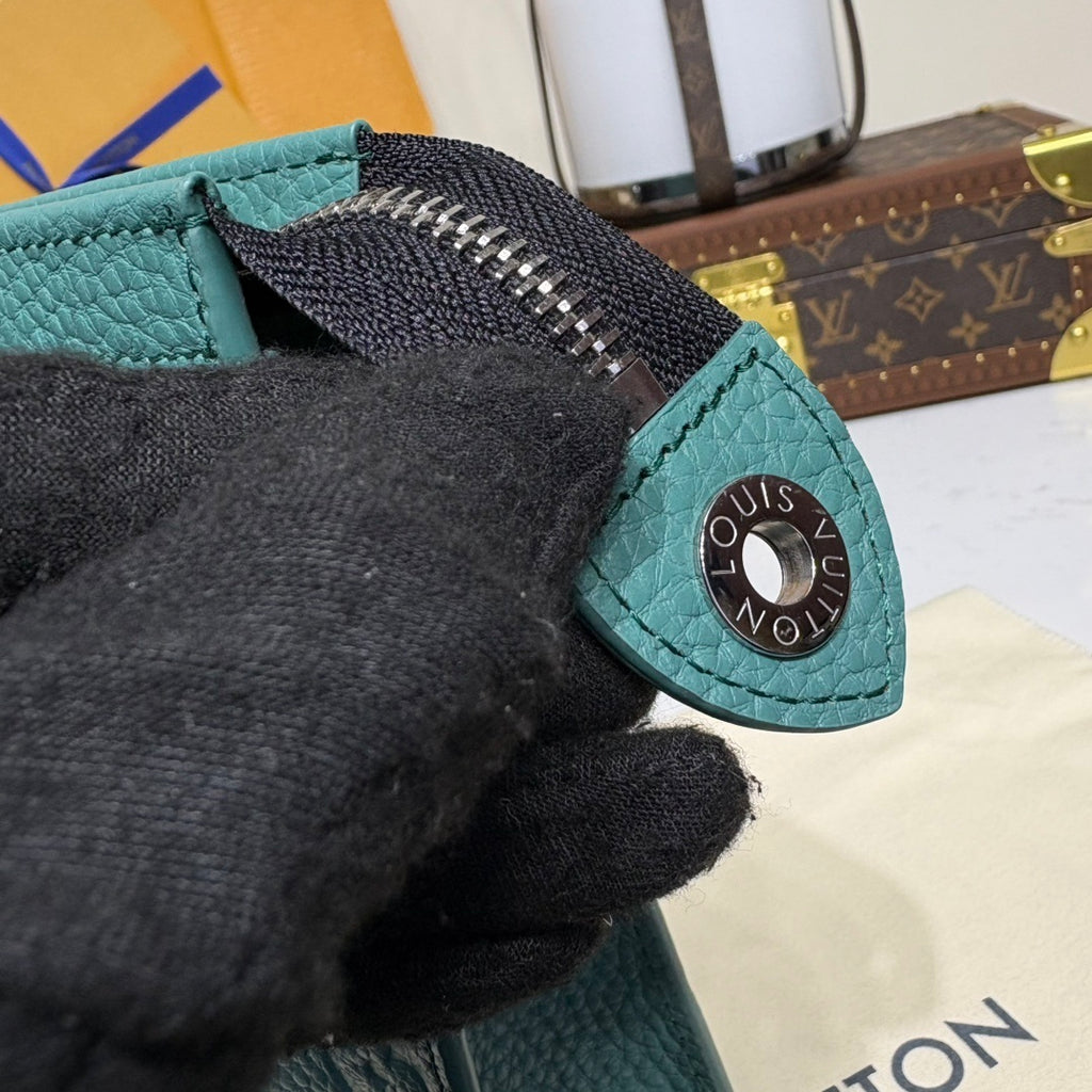Louis Vuitton Pochette Voyage Medium
