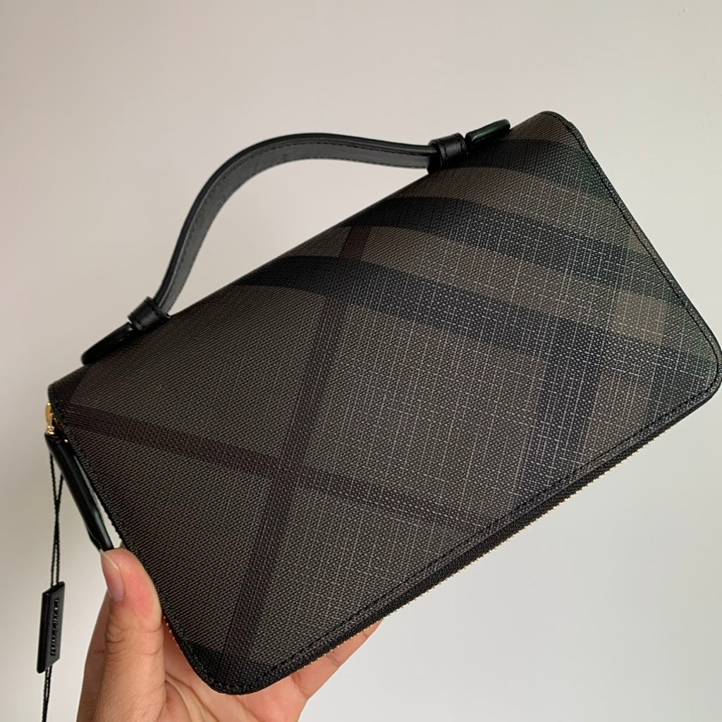 Burberry Men’s Hand Pouch