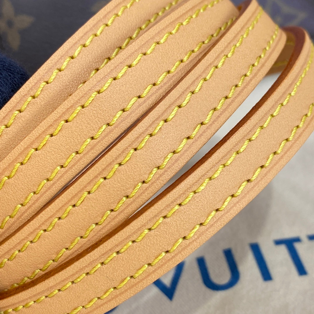 Louis Vuitton Petit Sac Plat Handbag