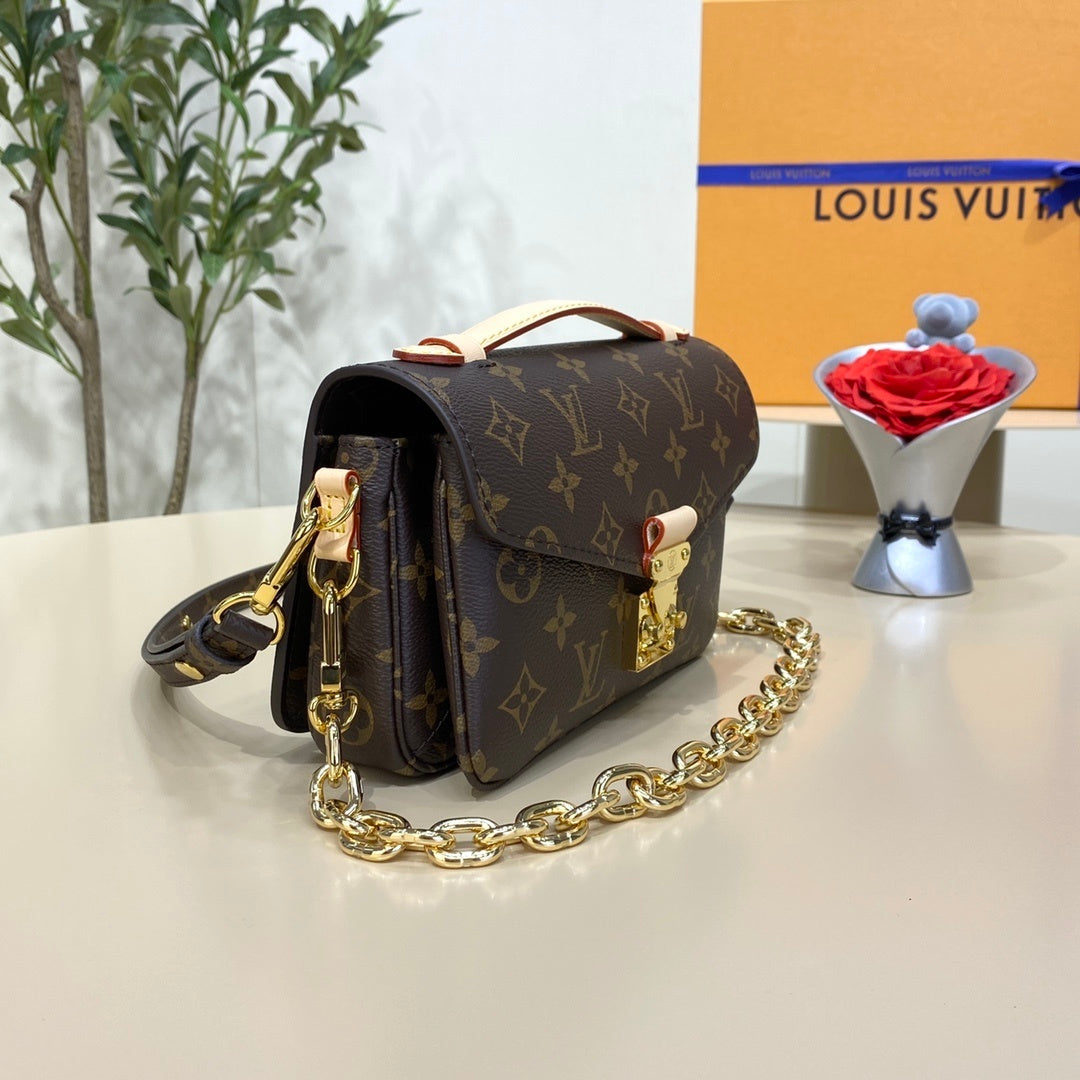 Louis Vuitton Pochette Métis East West