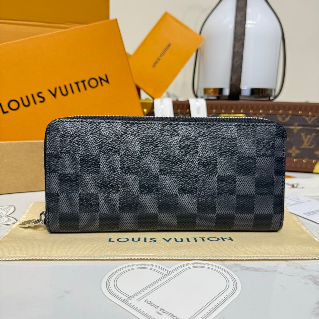 Louis Vuitton Zippy Wallet Horizontal