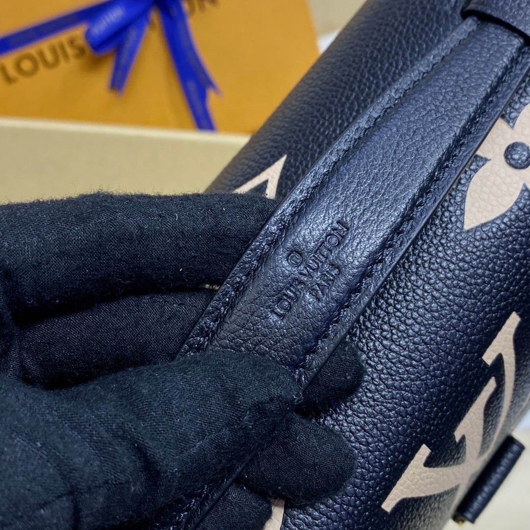 Louis Vuitton Pochette Métis Handbag