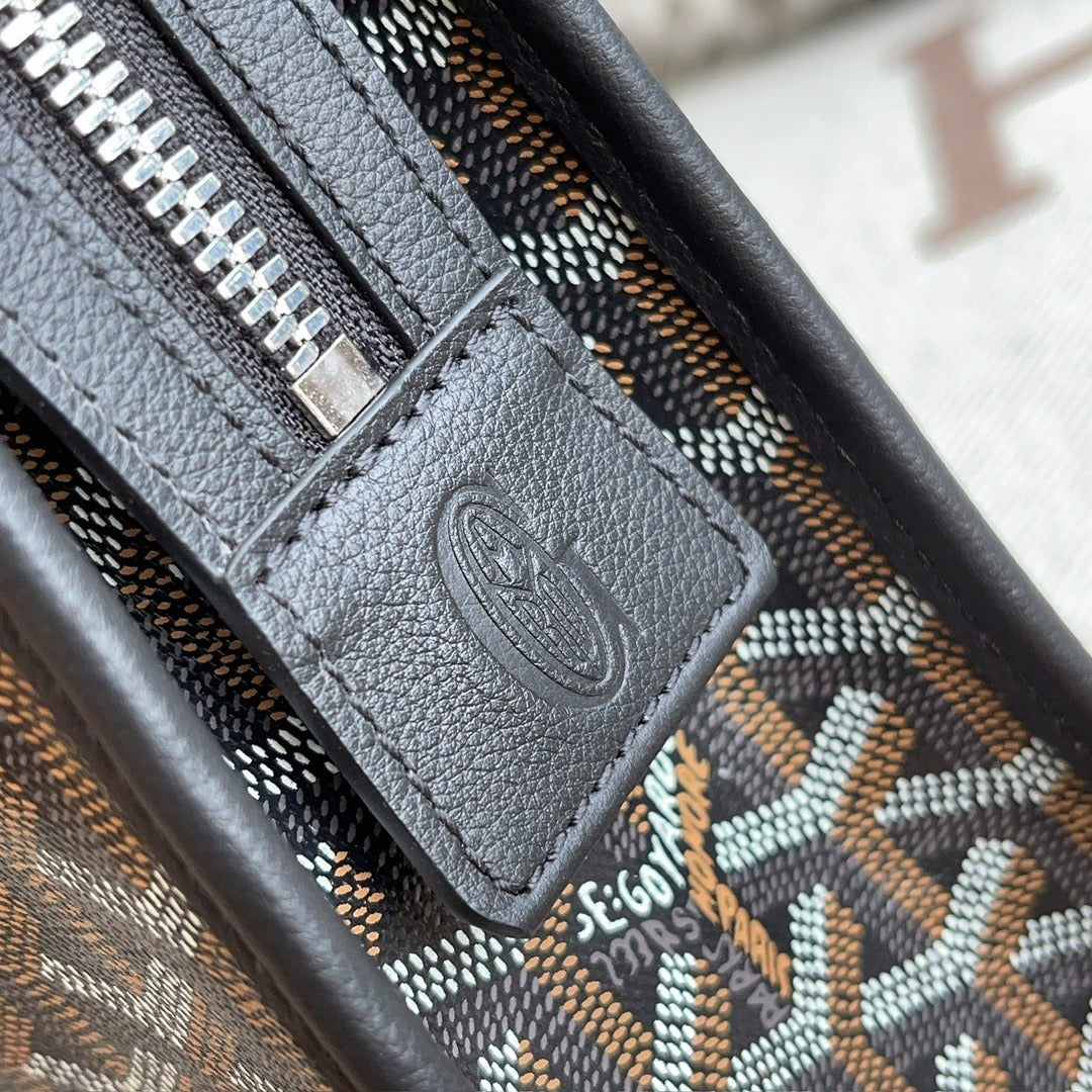 Goyard Clutch / Toiletry Pouch