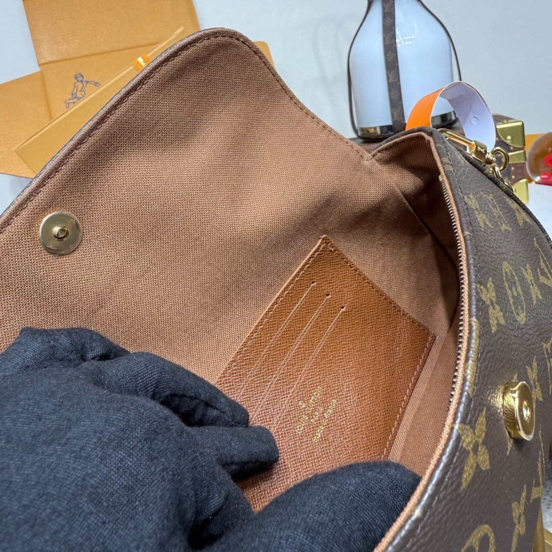 Louis Vuitton Wallet on Chain Ivy Handbag