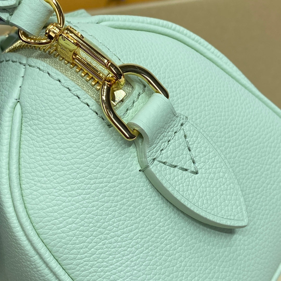 Louis Vuitton Speedy 18 Handbag