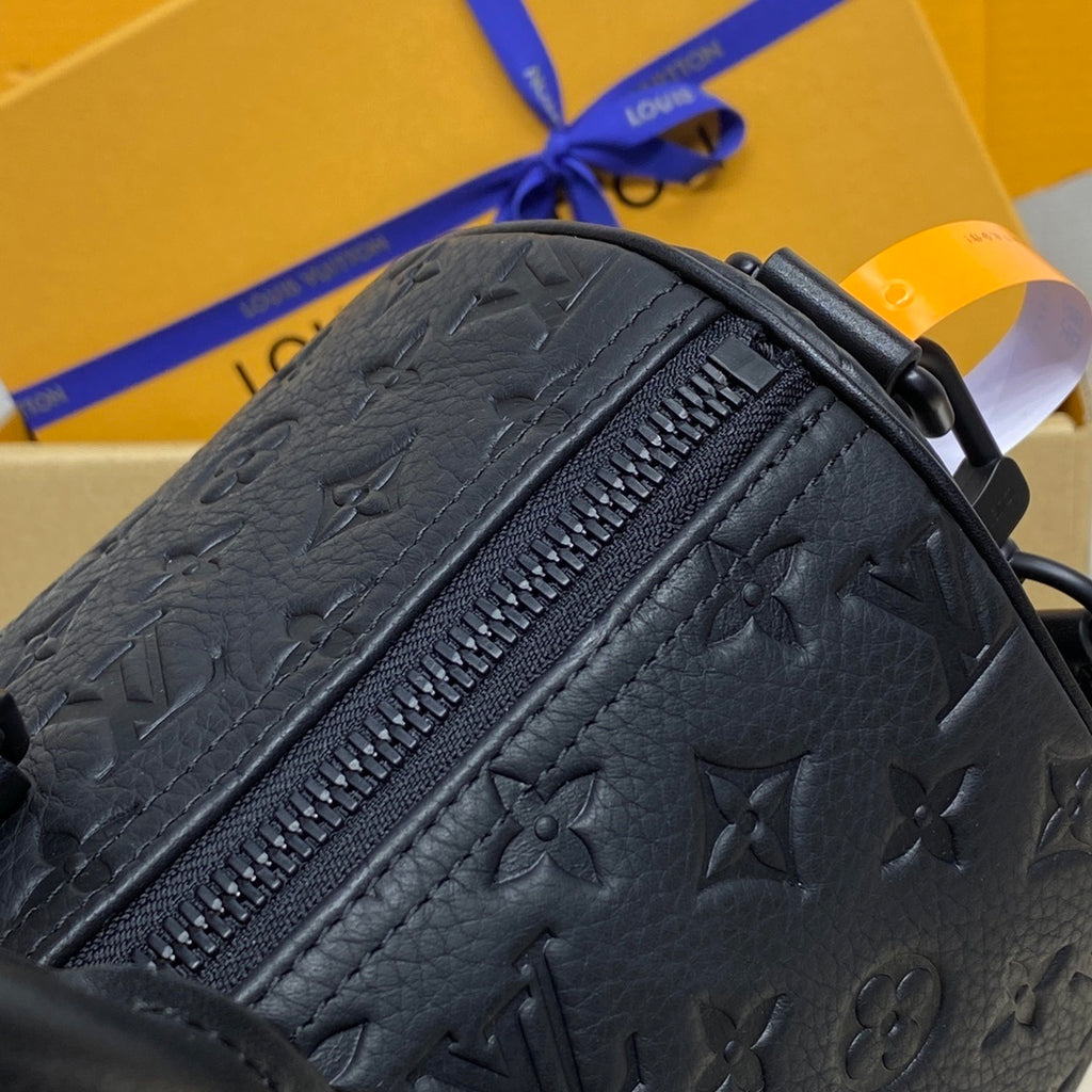 Louis Vuitton Keepall Bandoulière 35 Handbag