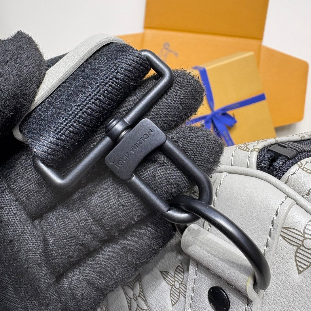 Louis Vuitton Keepall Bandoulière 50 Shadow