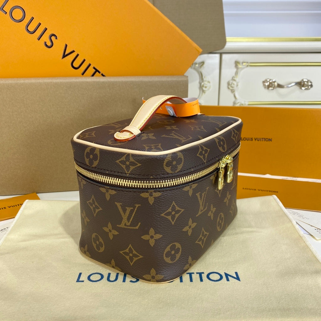 Louis Vuitton Small Cosmetic Pouch (Nice-Inspired)