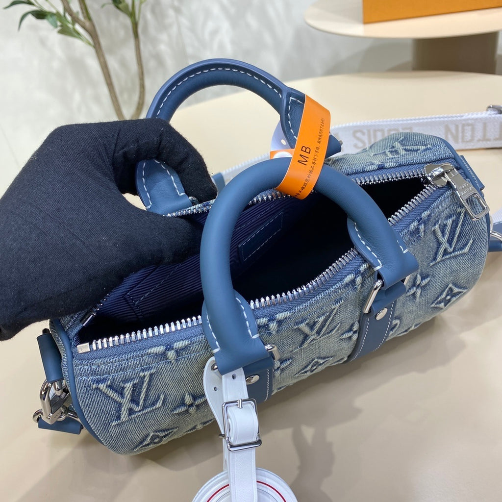 Louis Vuitton Keepall Bandoulière 25 Handbag
