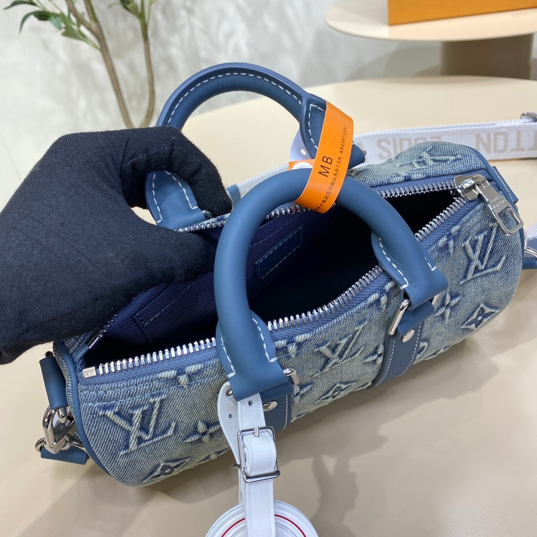 Louis Vuitton Keepall Bandoulière 25 Handbag