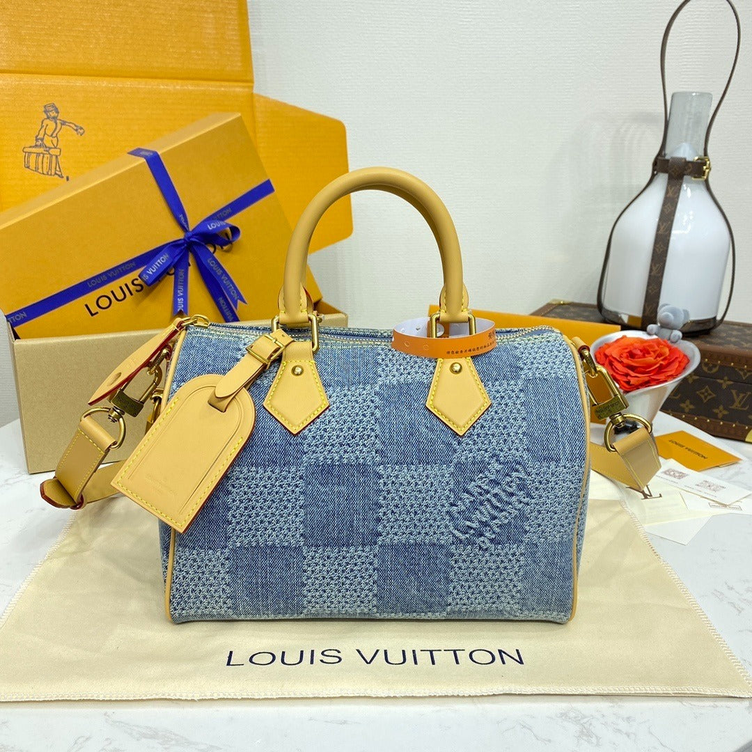 Louis Vuitton Speedy 25 Bandouliere Handbag