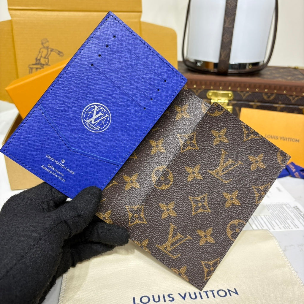 Louis Vuitton Passport Holder Damier Heritage