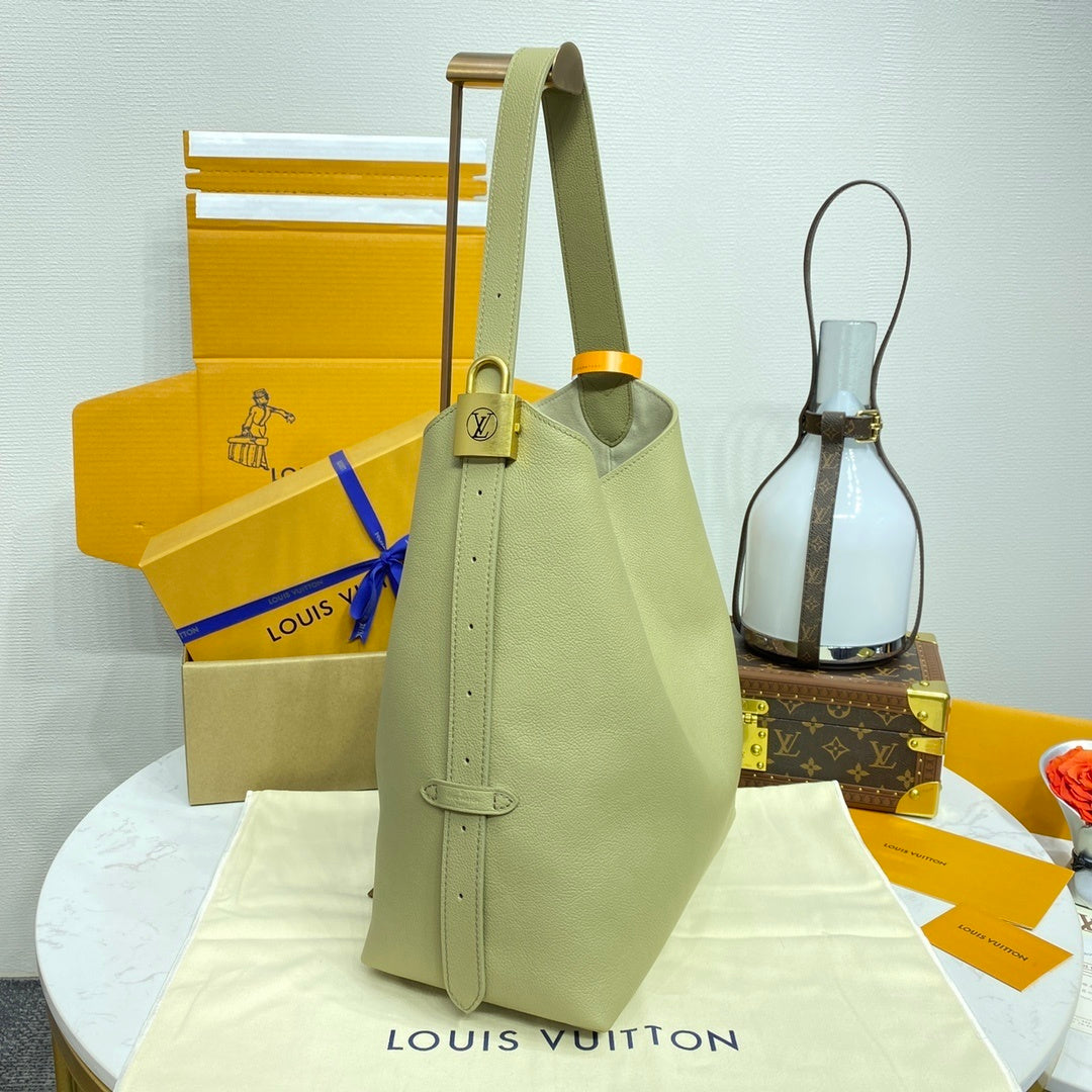 Louis Vuitton Low Key Hobo Medium
