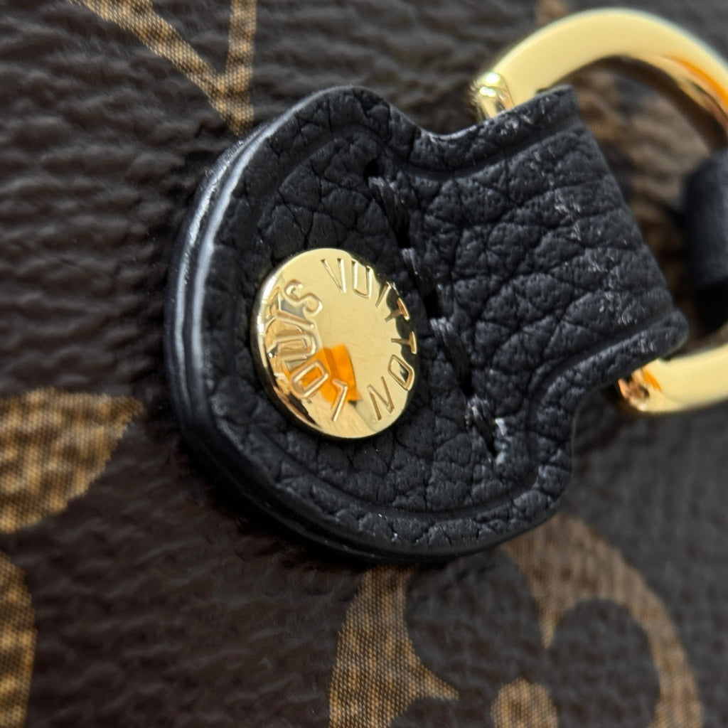 Louis Vuitton Neverfull Medium Handbag