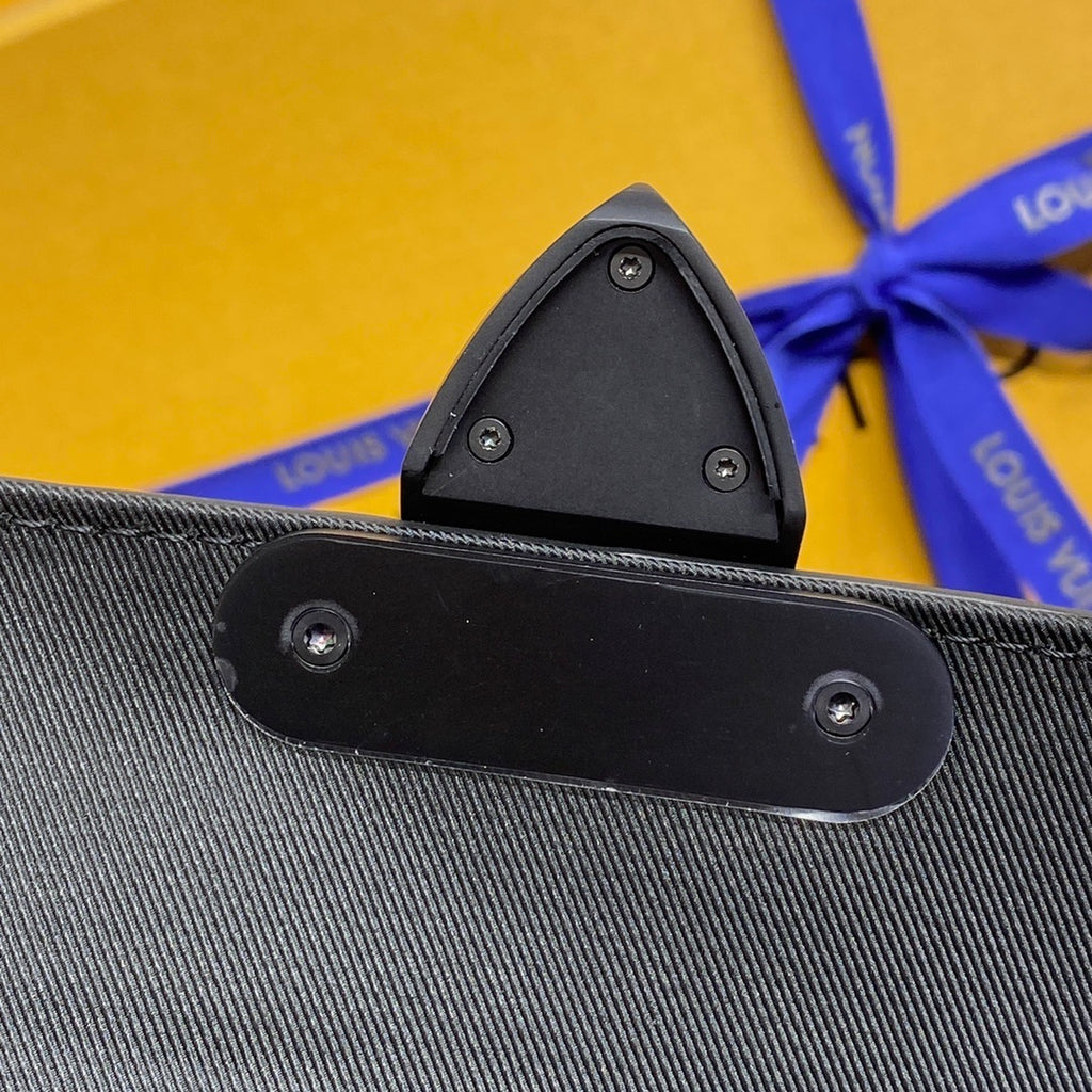 Louis Vuitton S Lock Messenger Bag