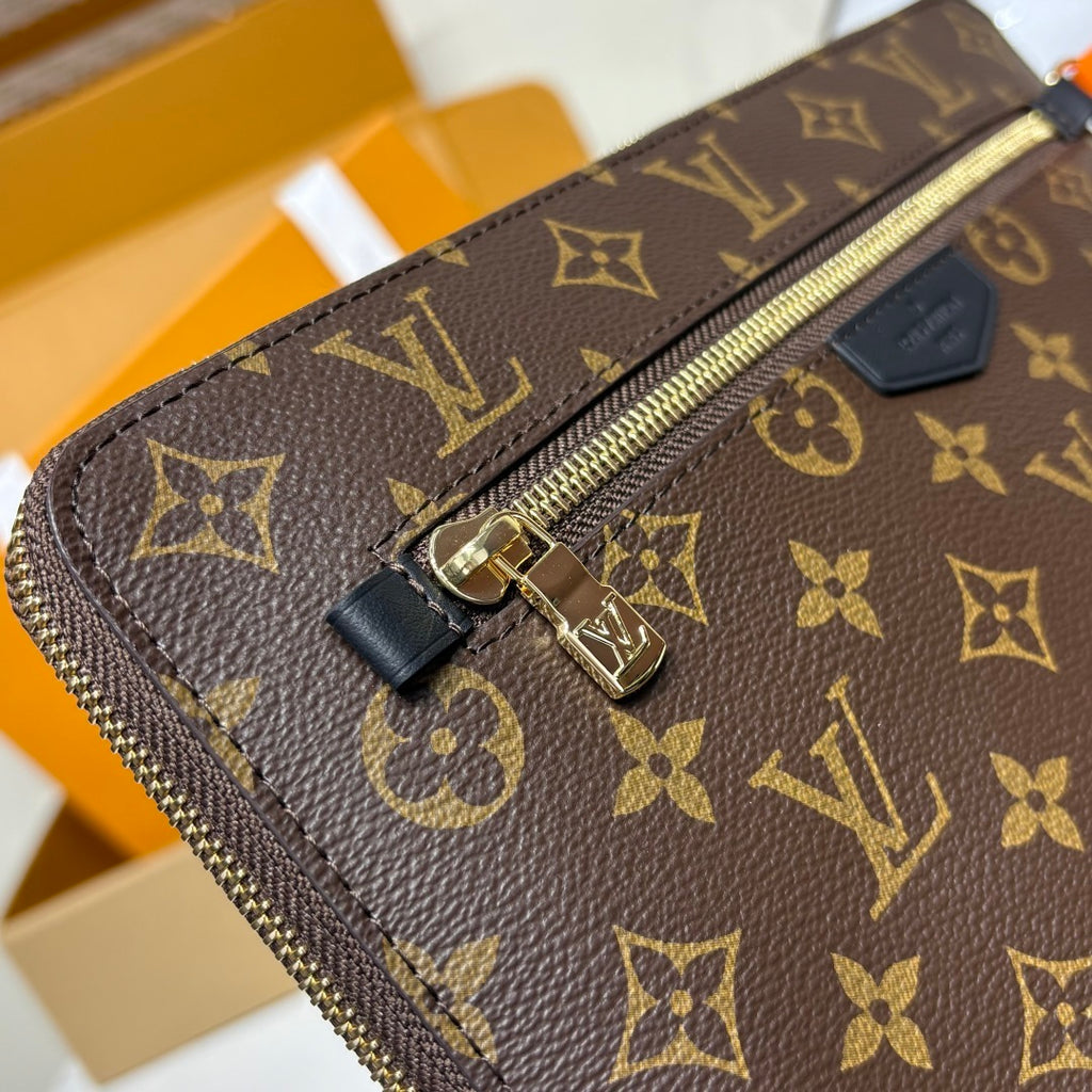 Louis Vuitton New Pouch