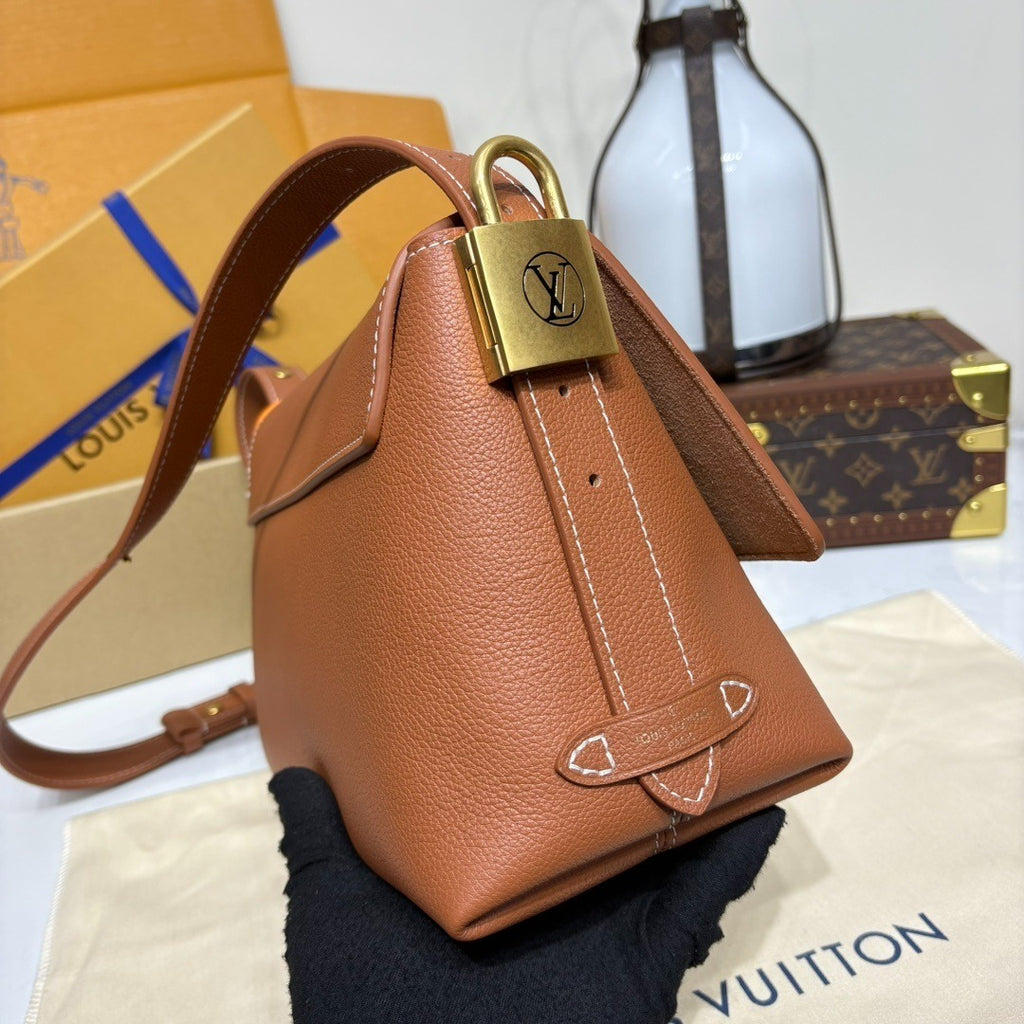 Louis Vuitton Low Key Messenger