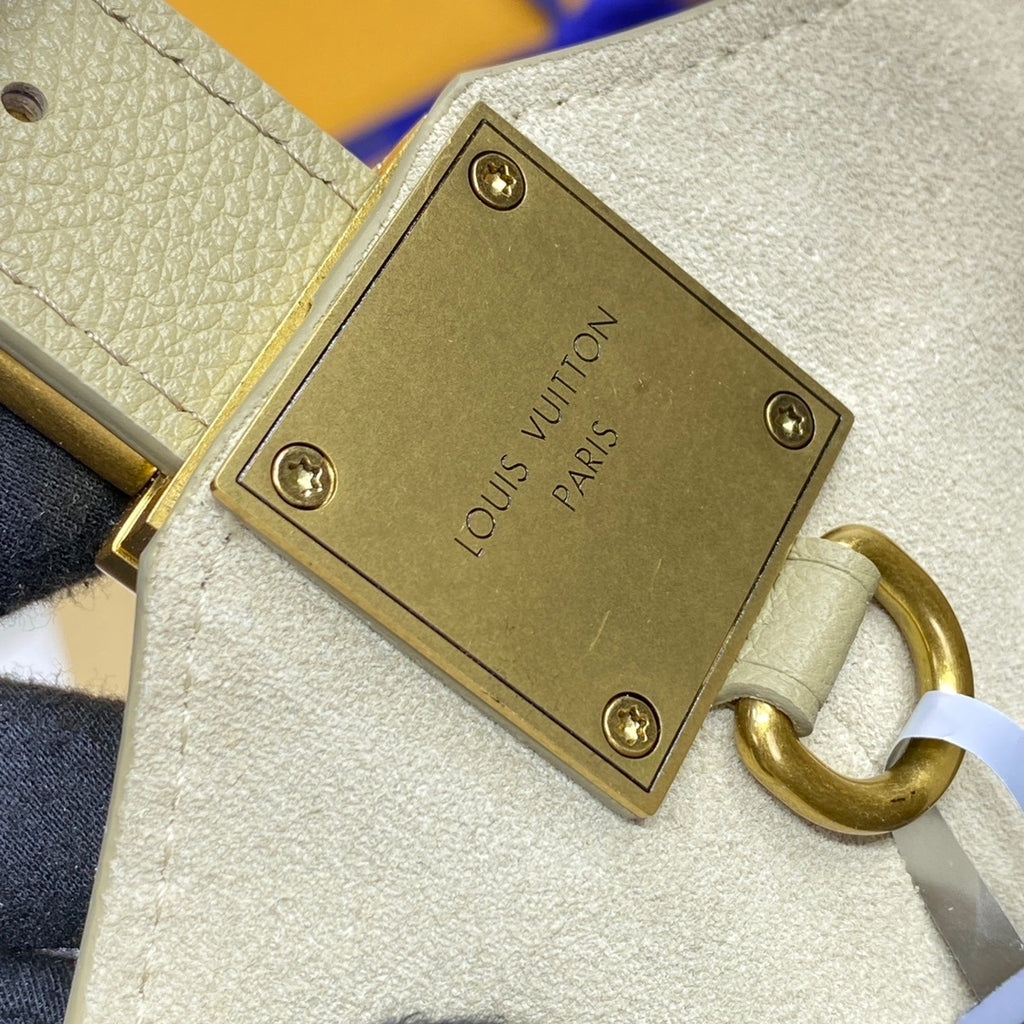 Louis Vuitton Low Key Hobo Medium