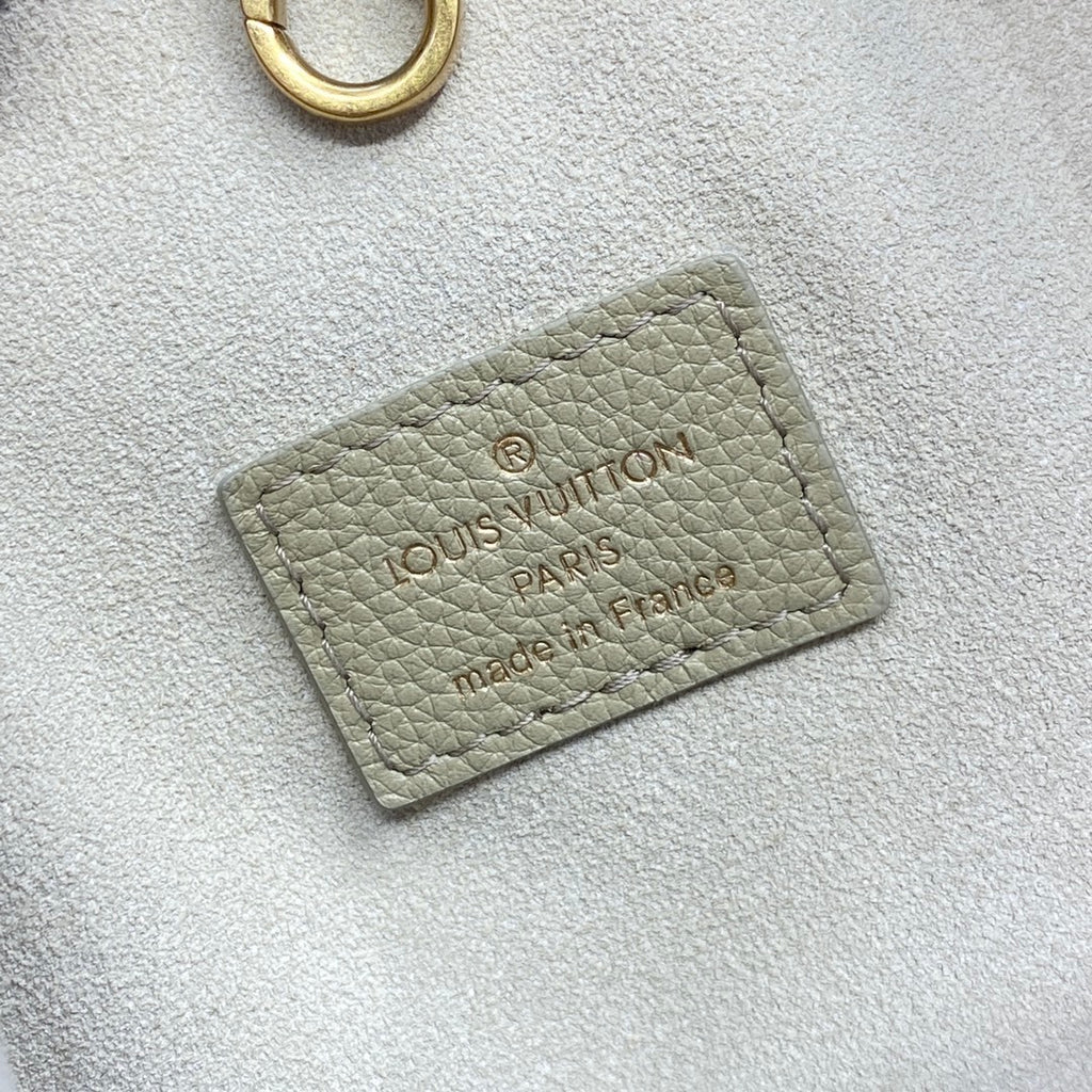 Louis Vuitton Low Key Hobo Medium