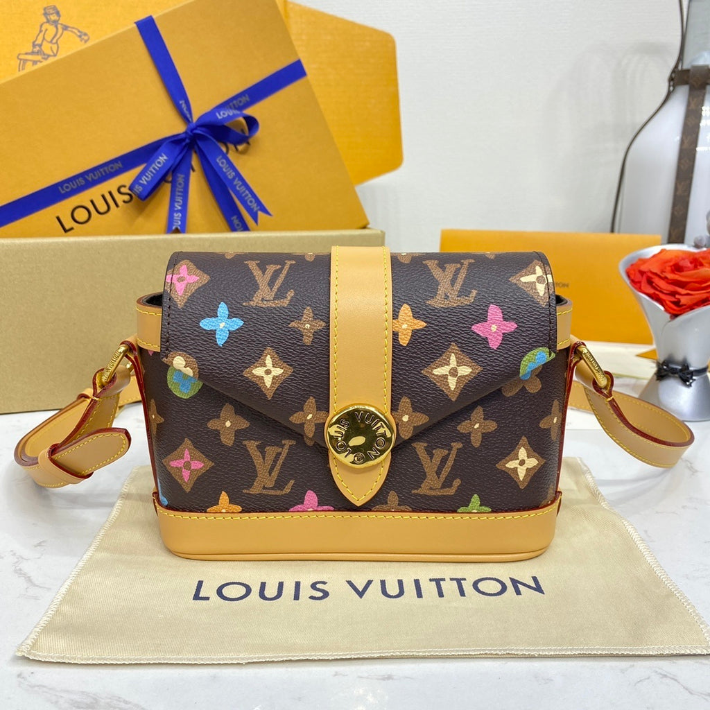 Louis Vuitton Cruiser Envelope Bag