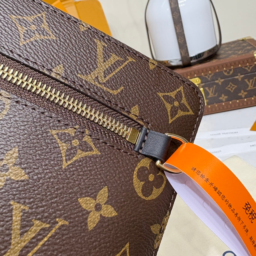 Louis Vuitton New Pouch