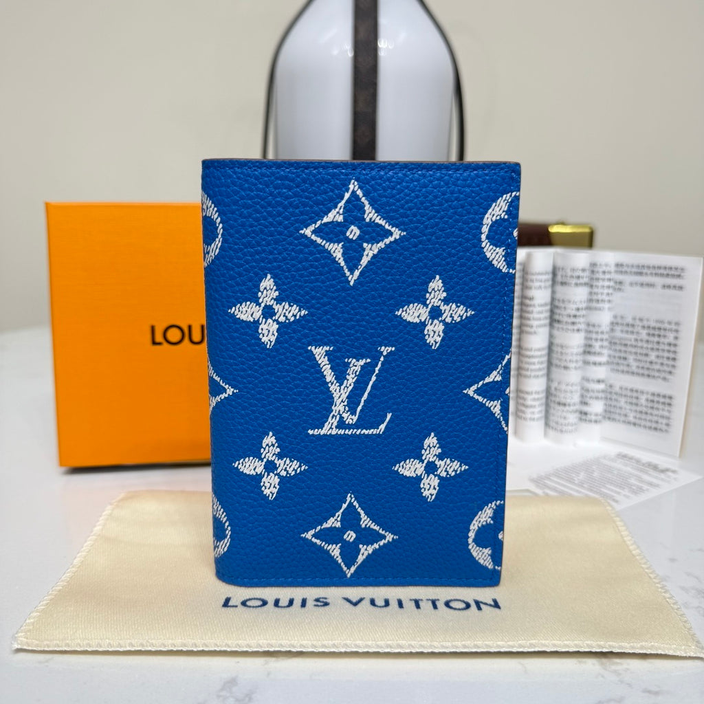 Louis Vuitton Passport Holder P.9 Series