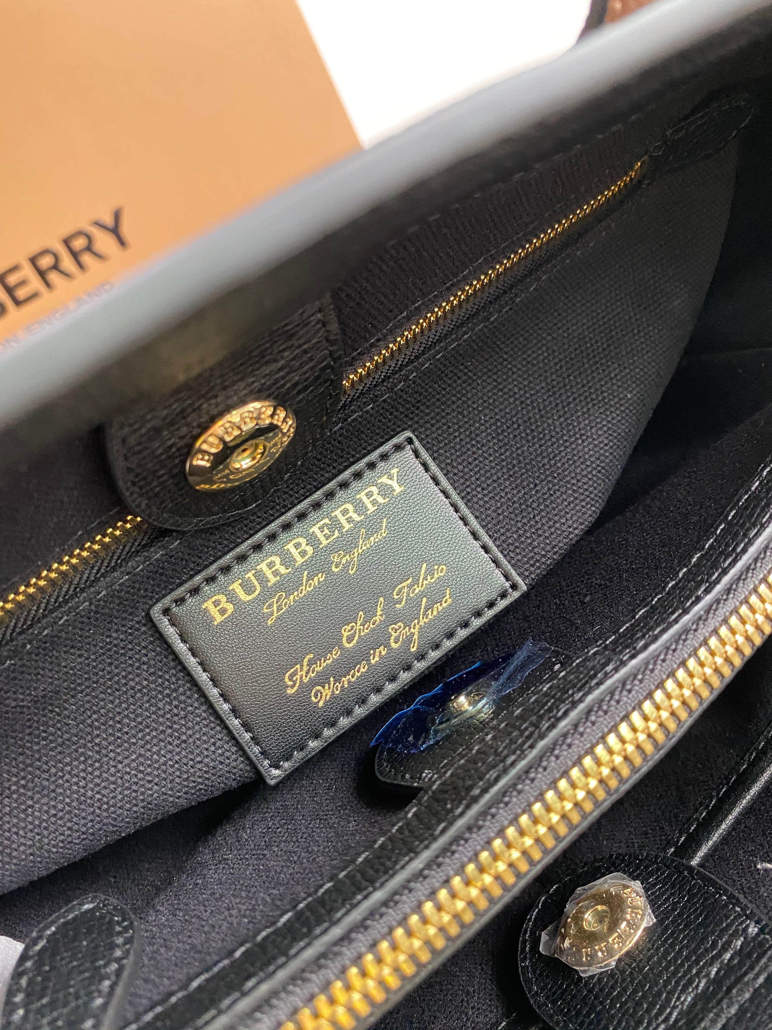 Burberry The Banner Bag