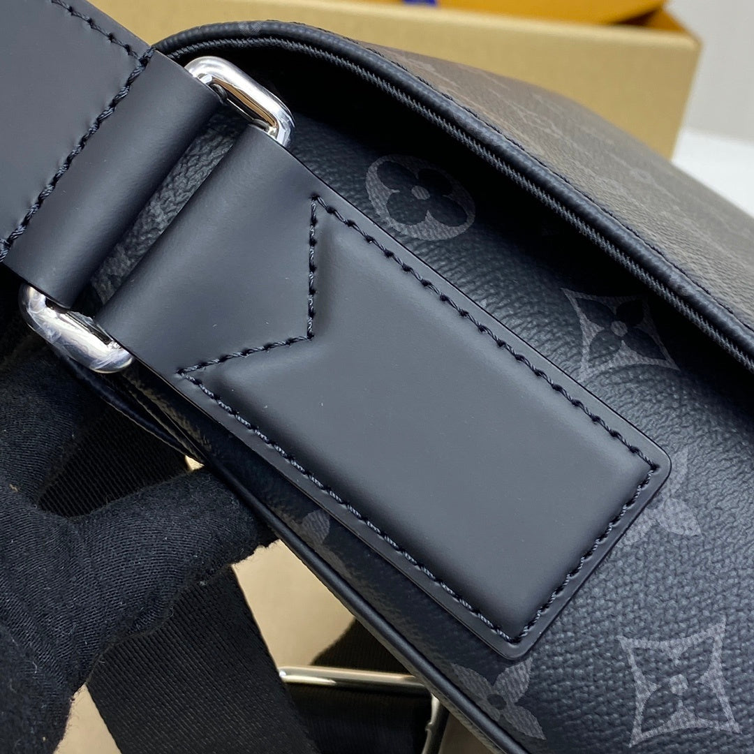 Louis Vuitton District Shoulder Bag