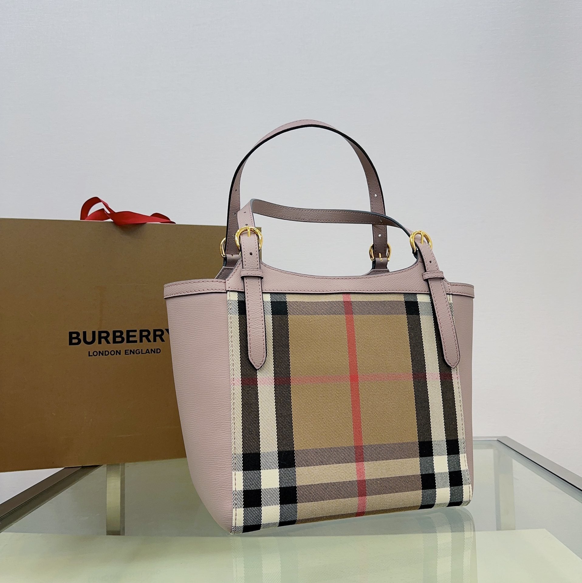 Burberry The Canter Bag