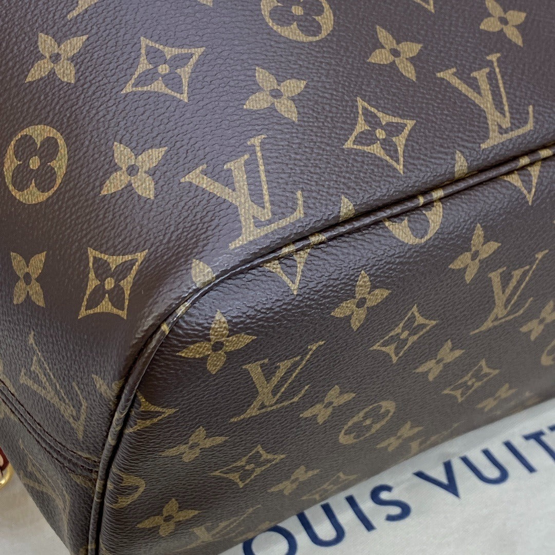 Louis Vuitton Neverfull Handbag