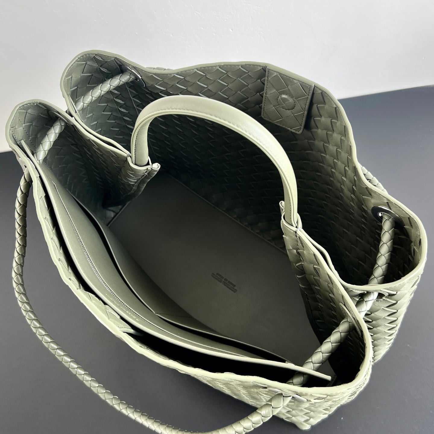 Bottega Veneta Andiamo Handbag