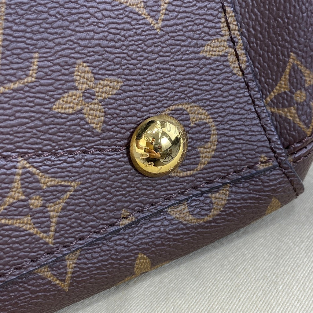 Louis Vuitton Montaigne MM Handbag