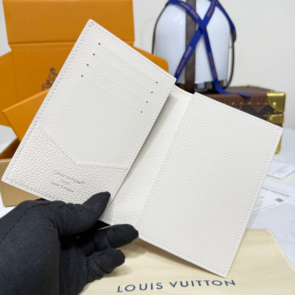 Louis Vuitton Empreinte Passport Holder