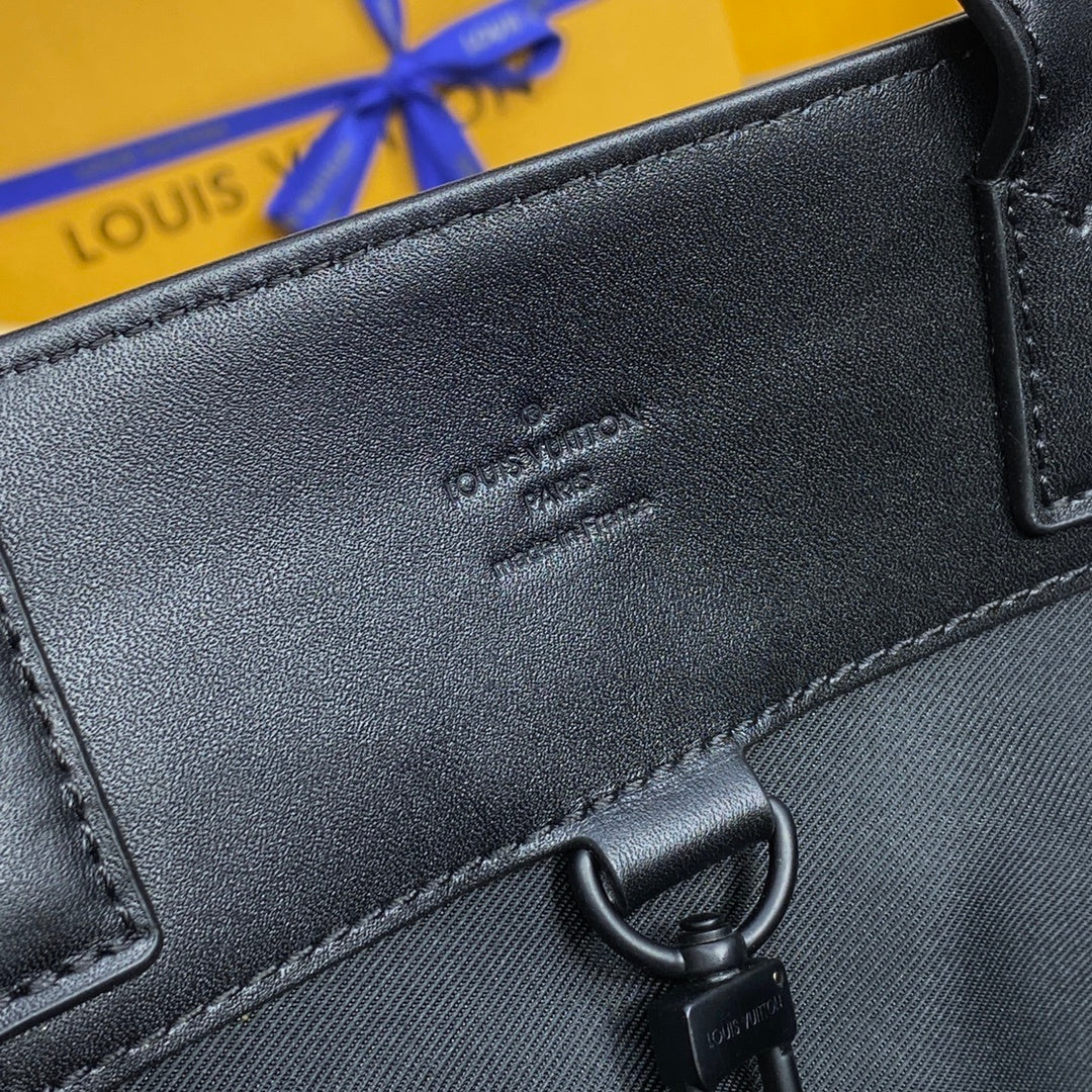 Louis Vuitton Maxi Noé Sling Shoulder Bag
