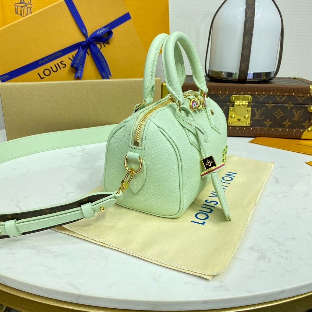 Louis Vuitton Speedy 18 Handbag