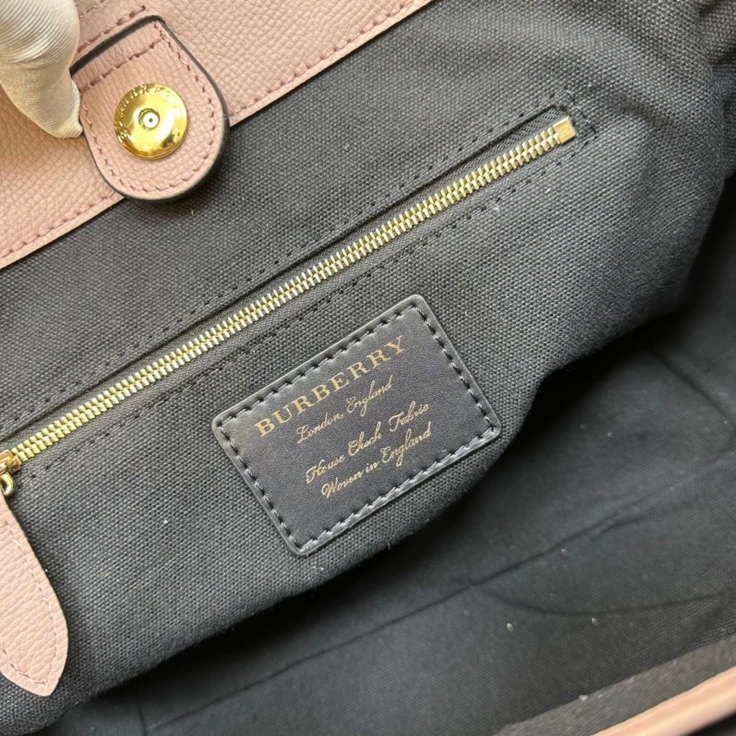 Burberry The Canter Bag