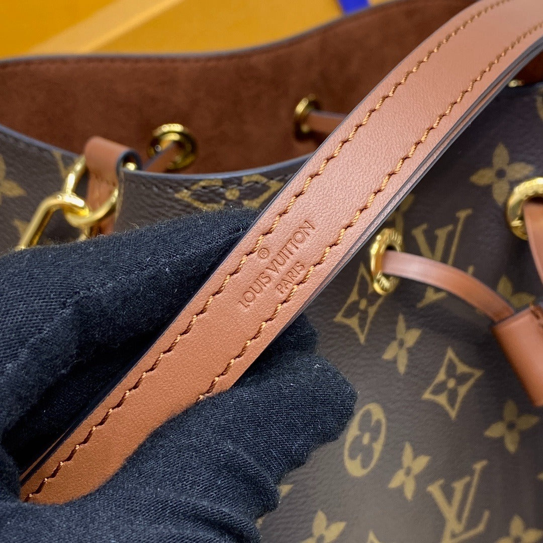 Louis Vuitton NéoNoé Handbag Medium
