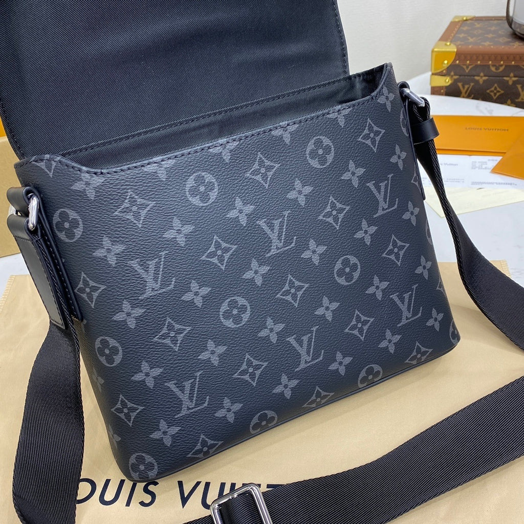 Louis Vuitton District Shoulder Bag