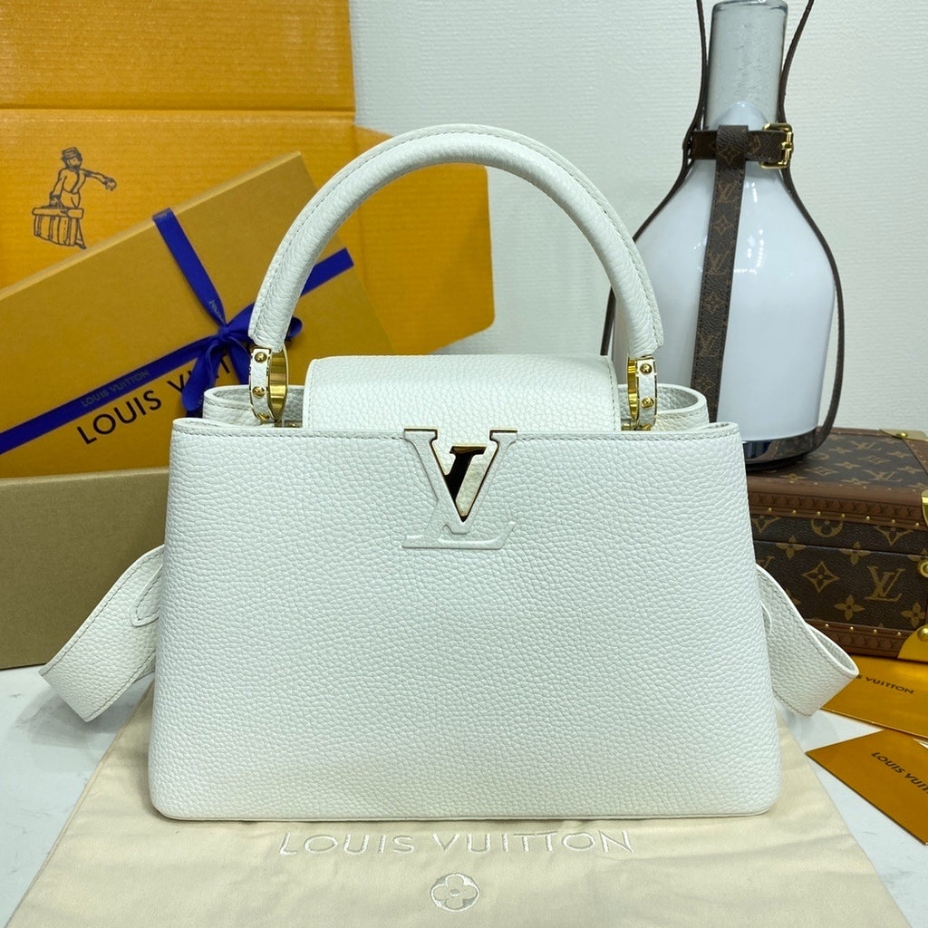 Louis Vuitton Capucines Handbag Medium