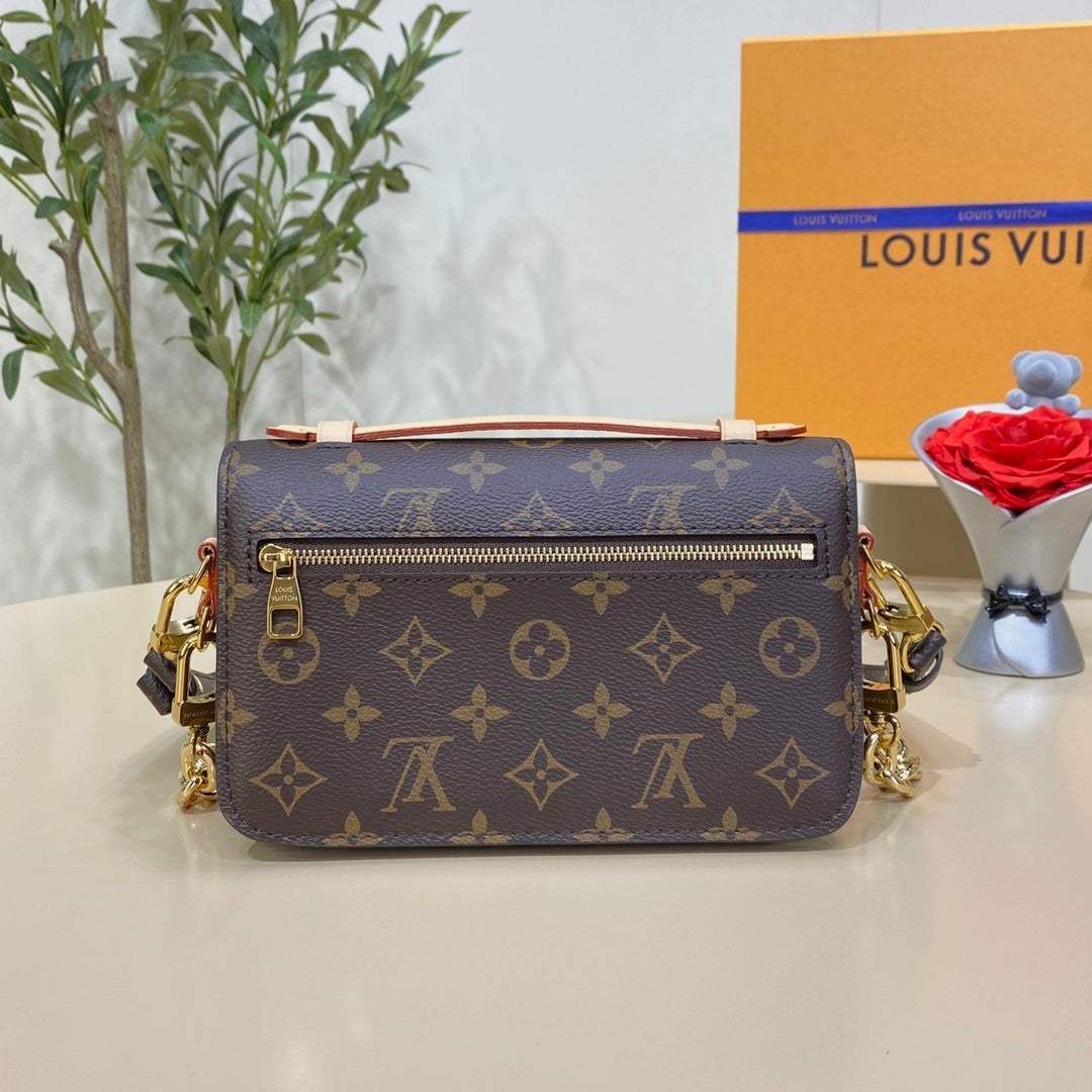Louis Vuitton Pochette Métis East West