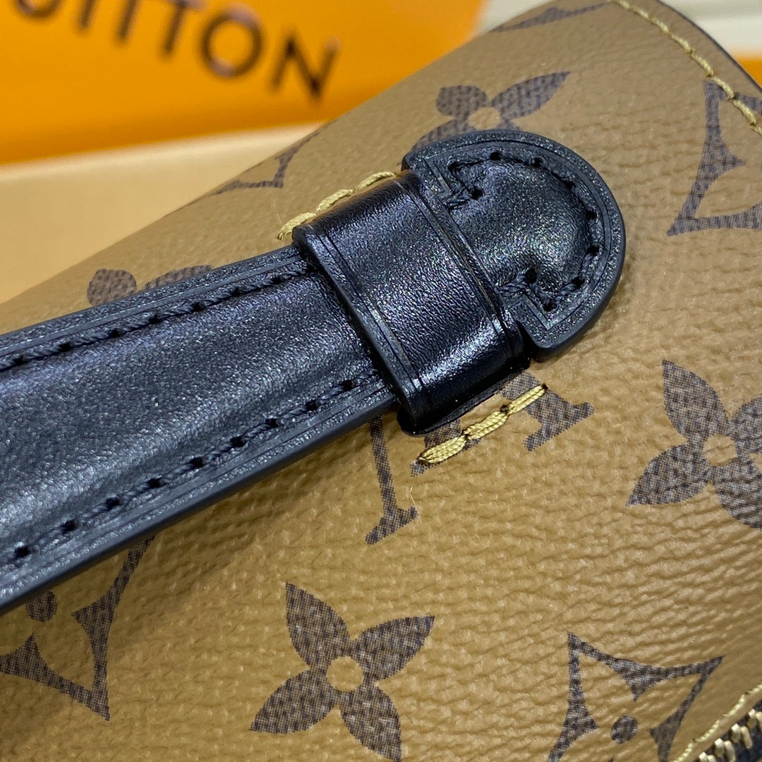 Louis Vuitton Pochette Métis Handbag