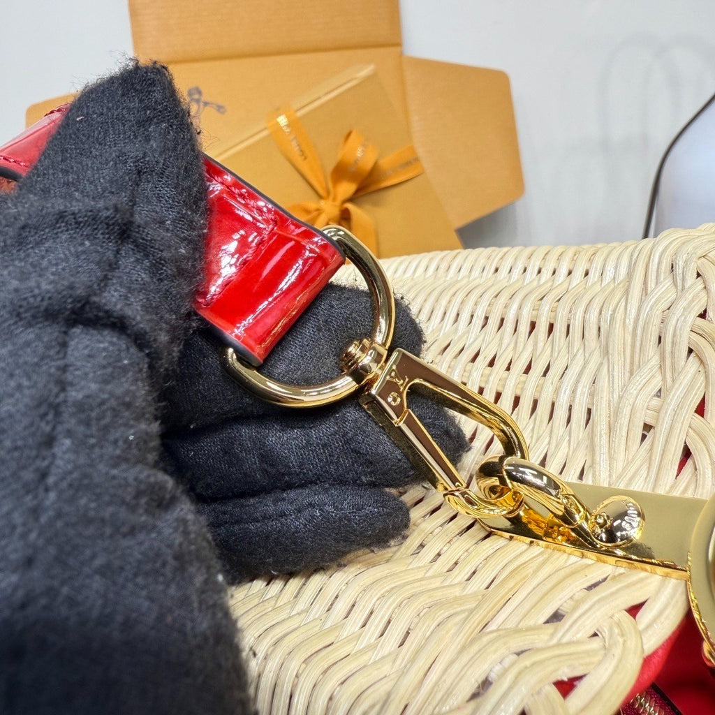 Louis Vuitton Capucines BB Handbag
