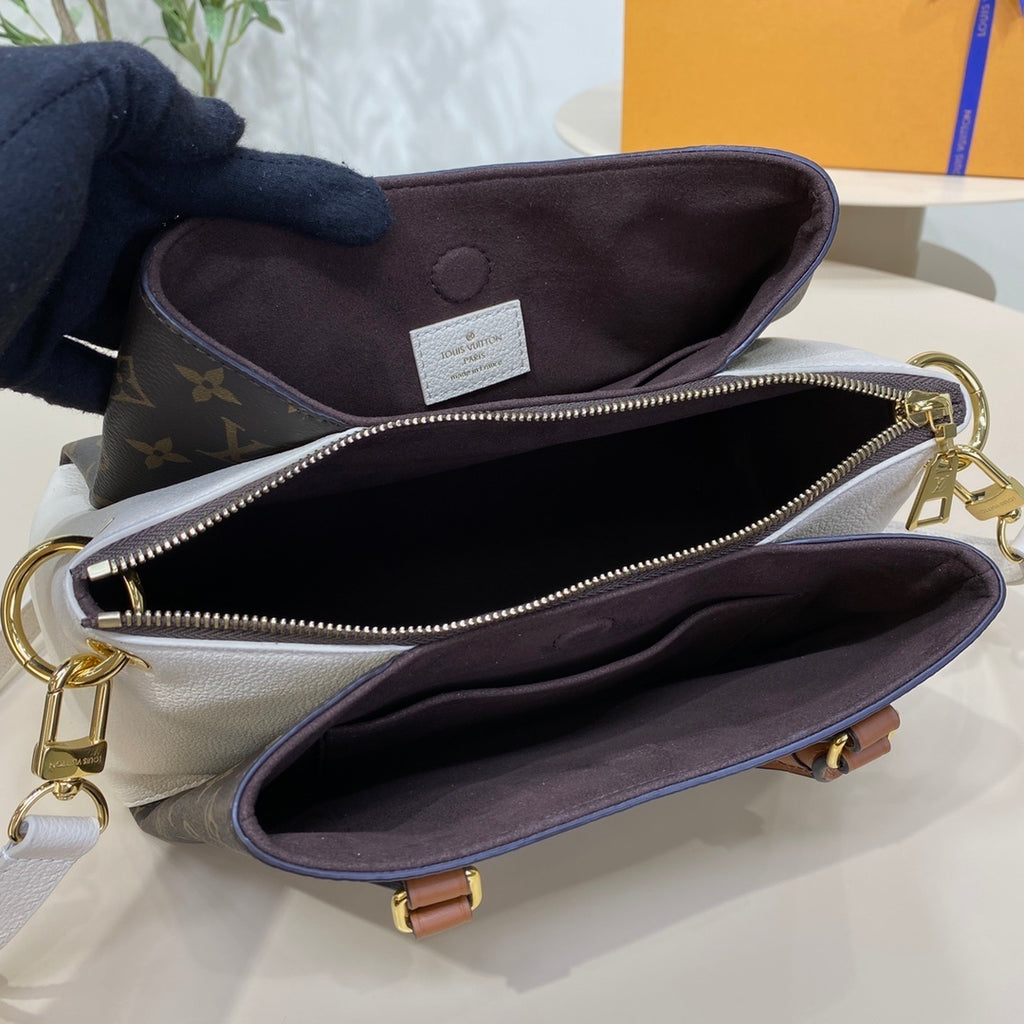 Louis Vuitton Opéra BB Handbag